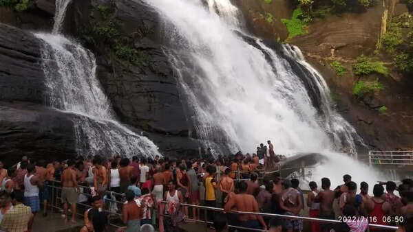 HC orders status quo on work at Courtallam falls