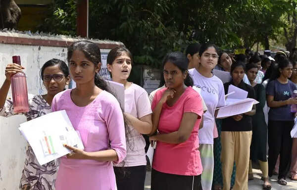 320 skip NEET exam in Coimbatore; 95.95% turnout in Tirupur