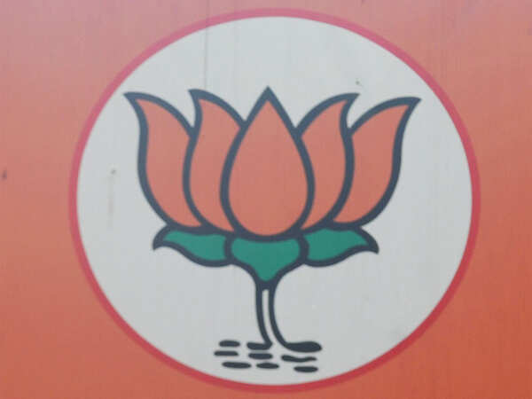Maharashtra assembly polls: Allies in dilemma on whether or not to contest on BJP symbol