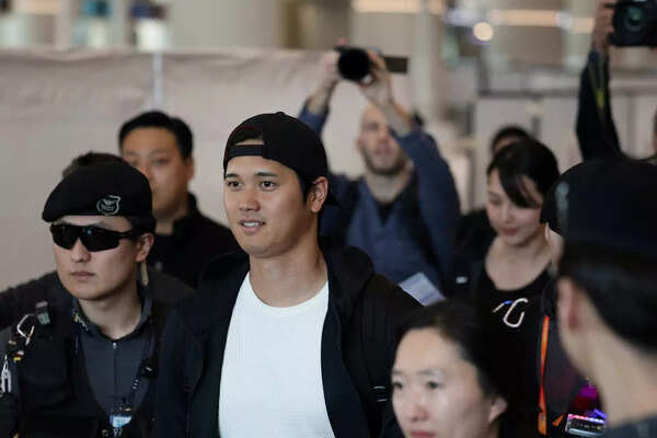 Los Angeles Dodgers star Shohei Ohtani leads Japan’s World Baseball Classic title defense as fans erupt in Osaka