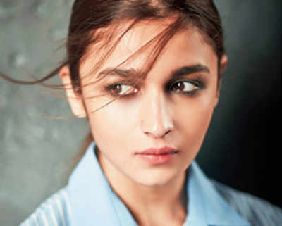 Alia Bhatt kicks off Meghna Gulzar's upcoming espionage thriller, Raazi, in July