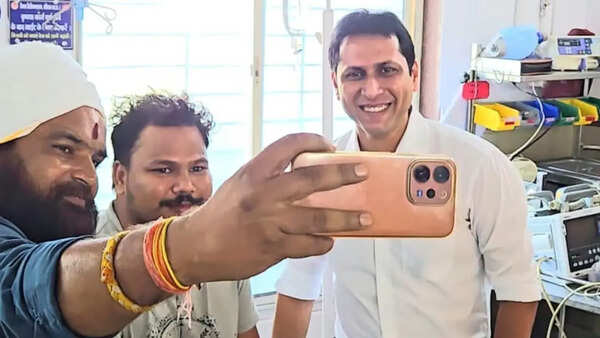 ‘Prove your love by getting selfie with district collector’: Girlfriend’s dare sends UP man on 700-km journey