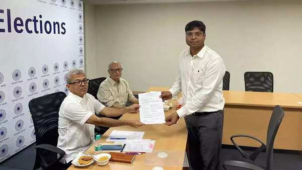 Ex-captain Dilip Tirkey files papers for Hockey India president post