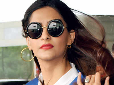 Sonam Kapoor kicks off filming for The Zoya Factor with Sanjay Kapoor playing her on-screen dad