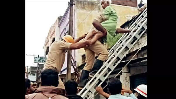 Mysuru: Five of family trapped in collapsed house rescued