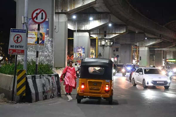 Wrong-side drivers endanger commuters at Little Mount