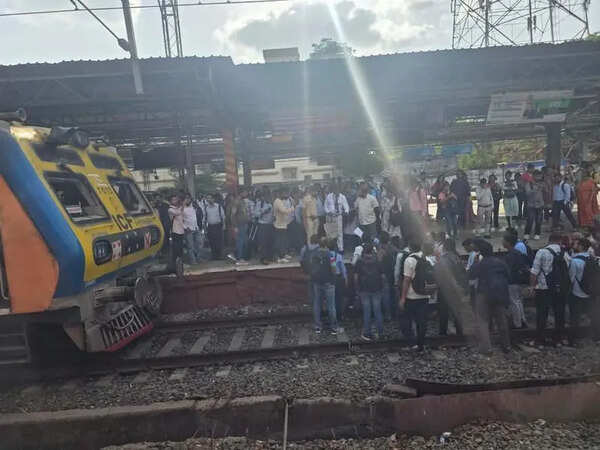Rail rage in Mumbai: Protesters stop train over costly AC upgrade