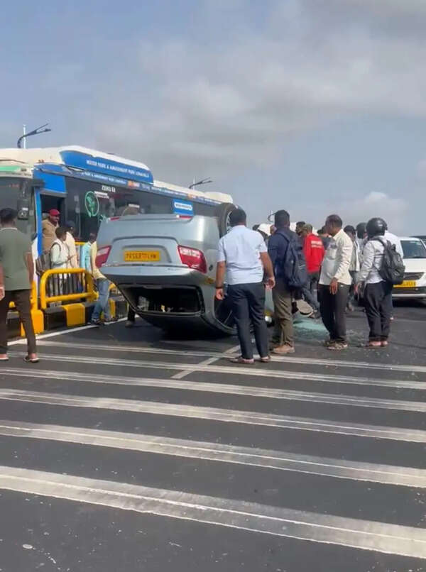 3 accidents in 2 days spark safety concerns over Rakshak Chowk flyover