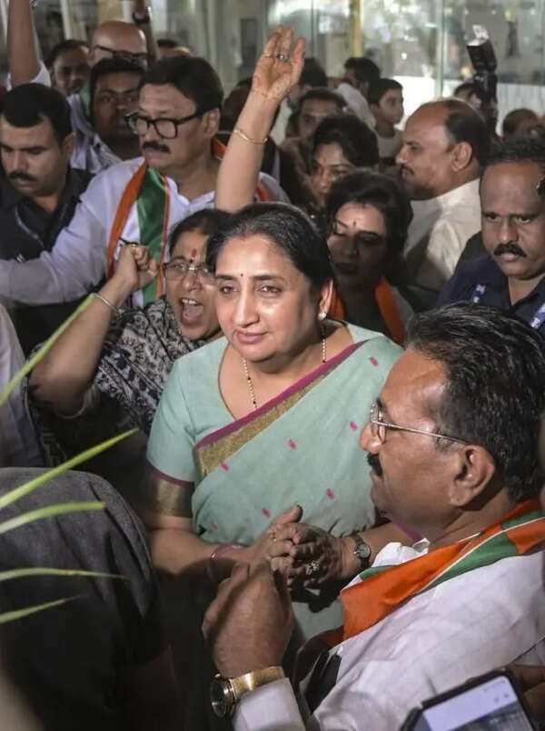 Sunetra backs Supriya’s stance on avoiding Pawar vs Pawar poll clash