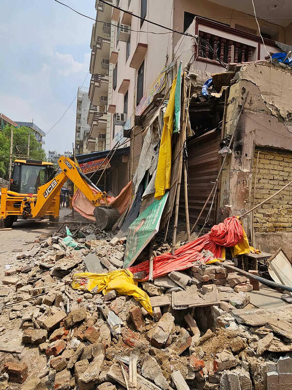 Kiosks, boards, ramps, extensions encroaching roads razed in Gurgaon’s DLF-3