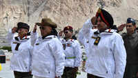 Rajnath Singh meets troops in Siachen along with Army Chief, in his first visit as Defence Minister 