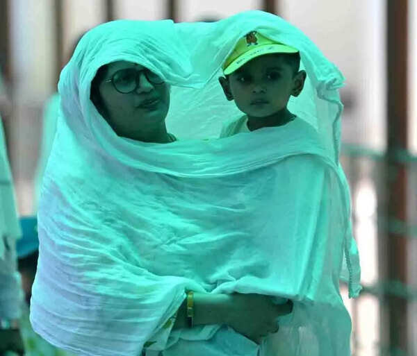 Unbearable heat locks citizens indoors; hot spell to continue