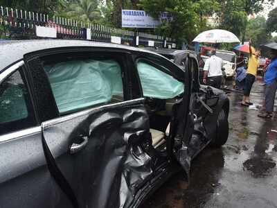 Kolkata: Speeding Jaguar hits police outpost, kills Bangladeshi couple