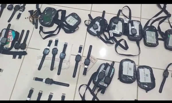 Senior haj pilgrims allege smartwatches are non-functional