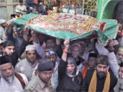 Obama’s chadar offered in Ajmer Sharif dargah