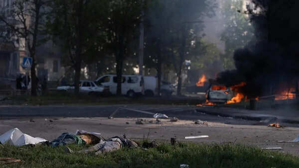 Russia, Ukraine resume strikes as truce expires, one dead: authorities