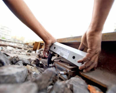 Mumbai trains flirt with danger with ‘new’ tech that can’t detect rail fractures