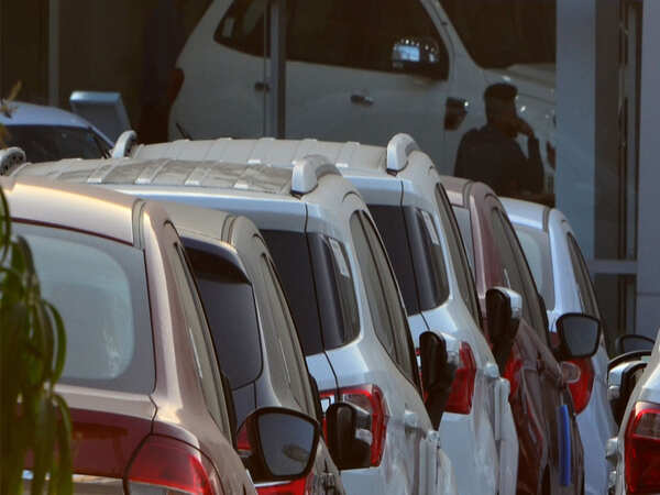 Police department to auction off abandoned vehicles