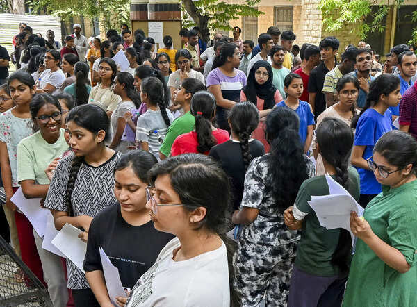 NEET 2026 sees modest rise in applicants, big jump in MBBS seats likely
