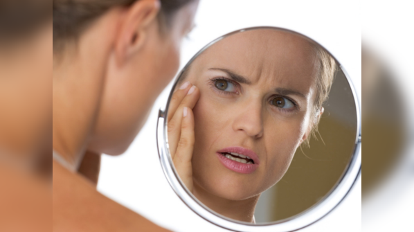 8 signs on your face that can tell that you are sick