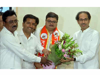 Former Congress minister Satish Chaturvedi's son Dushyant joins Shiv Sena