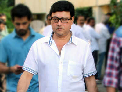 Staffer held for selling Sharad, Sachin Pilgaonkar’s awards for Rs 300 each