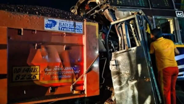 4 killed, 20 injured as bus veers across divider, crashes into truck in Odisha