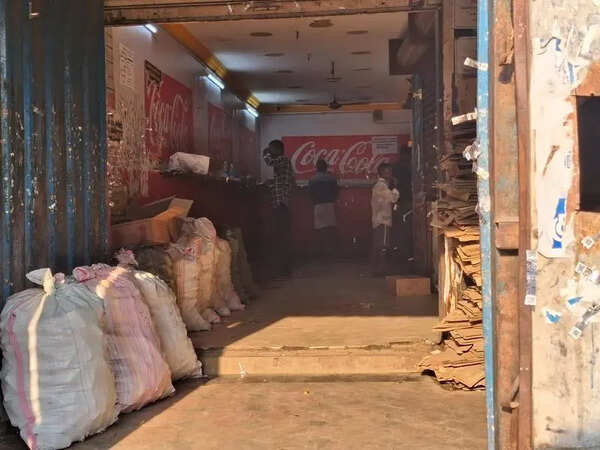 Tipplers turn this Chennai school area into drinking zone