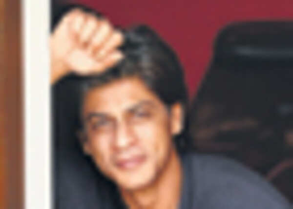 SRK gets candid about Aamir 
