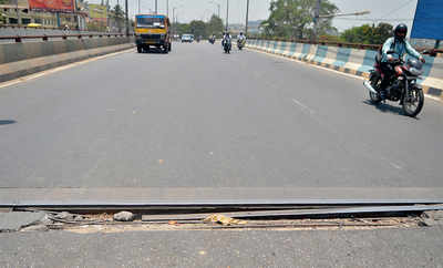 Agara flyover poses clear and present danger to commuters