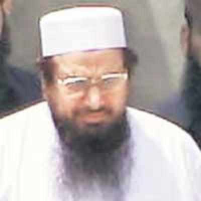 Pak SC fines federal, Punjab govts for delaying Saeed case