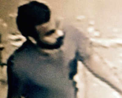 Driver flees with Rs 1.28cr as custodians load ATM