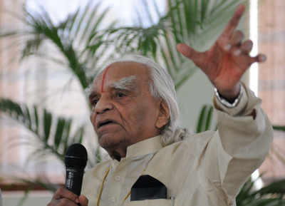 Yoga legend BKS Iyengar passes away