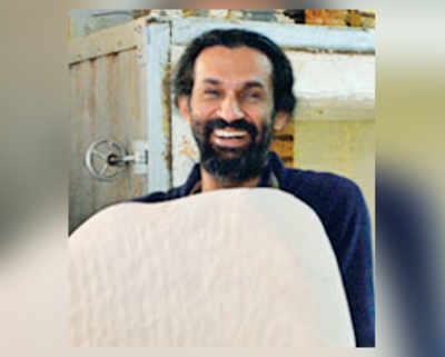 Ceramic artist urges HC to quash FIR against him