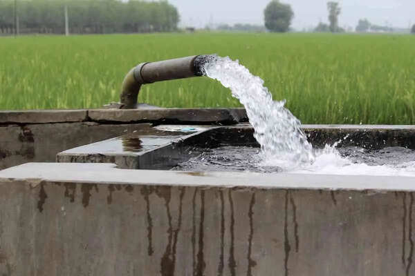 Board to set up pumps on barge to draw water