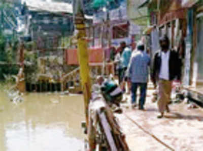 Two weeks after floods began, parts of Srinagar still in deluge