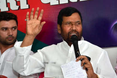 Food Minister Ram Vilas Paswan unwell; Agriculture Minister gets additional charge