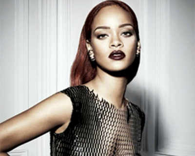 Rihanna goes braless for photoshoot