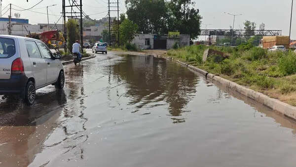 Rain leaves parts of city waterlogged