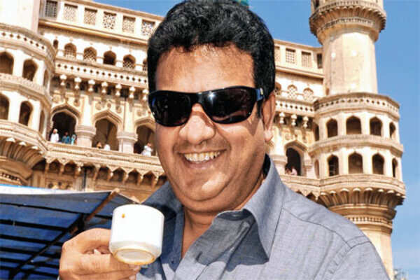 Gullu Dada, chai and Charminar