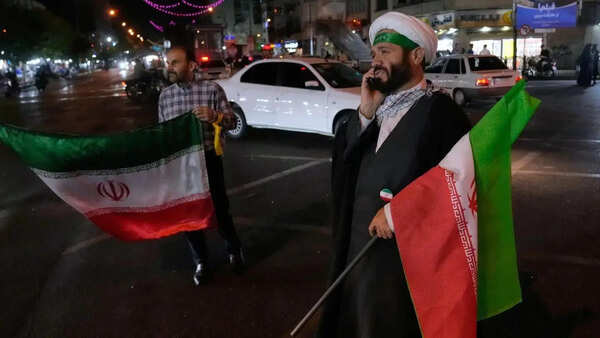 Bahrain sentences three to life on charges of collaborating with Iran