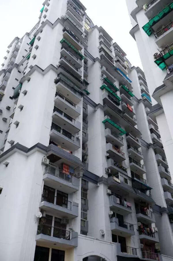 Mother’s body in flat, man jumps 13 floors to his death in Gzb highrise