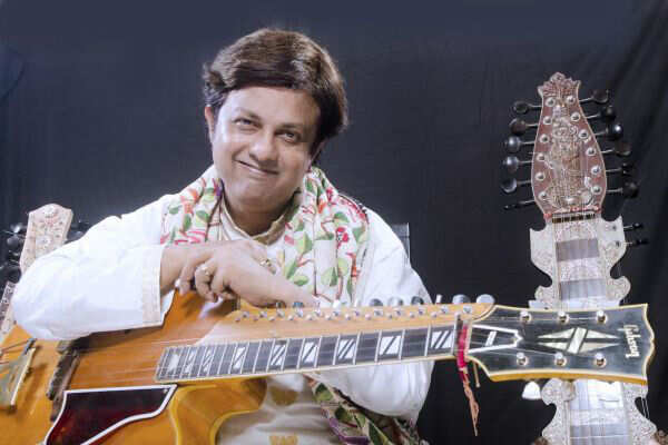 Slide guitarist to take city by storm