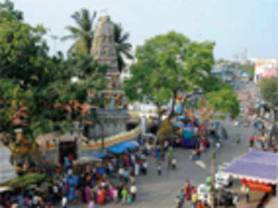 Ramanavami plays ‘Ravana’ for vehicle-users on Mysuru Road