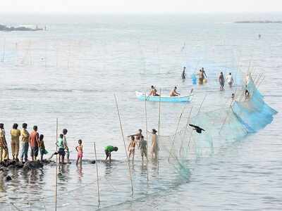 Maharashtra fishermen warned not to venture into the Arabian Sea