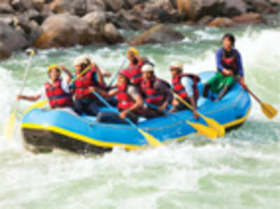 All the rafting people, live life in peace