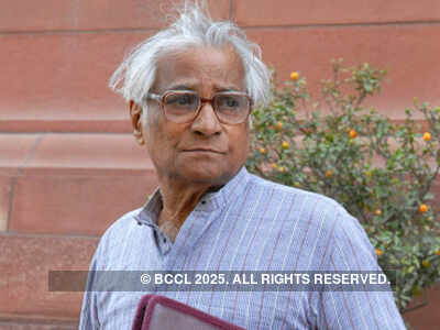 Former Defence Minister George Fernandes passes away at 88