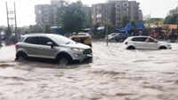 Heavy rain causes waterlogging, traffic jam in Gurugram 