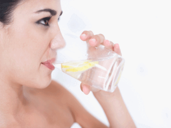 Benefits of drinking warm lemon water every morning