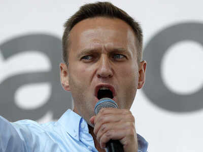 Russia allows Putin critic Navalny to be airlifted to Germany